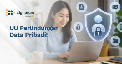 Seorang wanita menggunakan laptop dengan visualisasi perisai pelindung data personal, gembok keamanan, dan ikon privasi sebagai ilustrasi UU Perlindungan Data Pribadi.