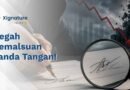 Ilustrasi pemalsuan tanda tangan konvensional yang diperiksa menggunakan kaca pembesar di samping grafik penurunan bisnis yang hancur akibat fraud dokumen.