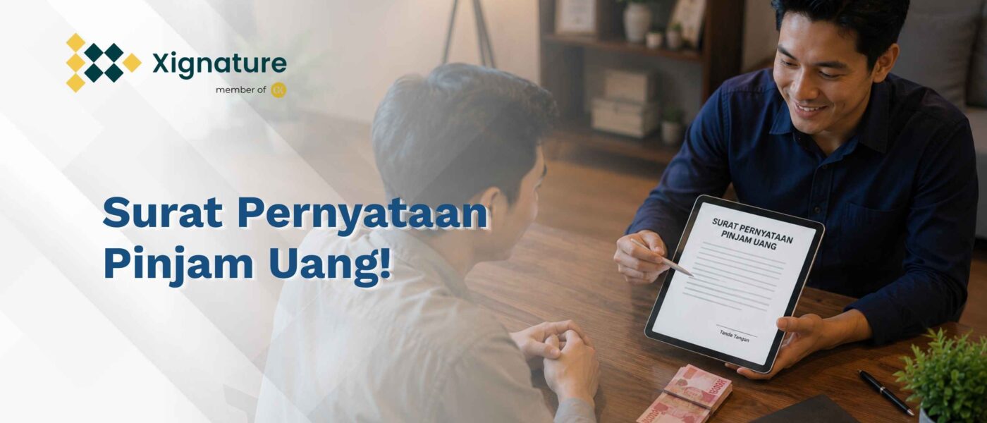 Dua orang pria sedang melakukan transaksi keuangan di mana salah satunya menunjukkan dokumen surat pernyataan pinjam uang digital di layar tablet dengan tumpukan uang tunai di atas meja.
