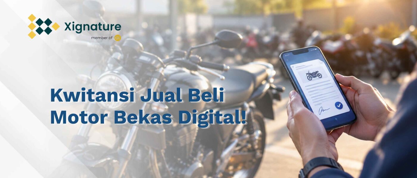 Foto transaksi jual beli motor bekas dengan kwitansi digital di smartphone