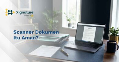 Scanner flatbed memindai kontrak bertanda tangan dengan laptop menampilkan hasil PDF.