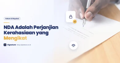 Dua pihak menandatangani perjanjian kerahasiaan (NDA) di atas meja kerja.